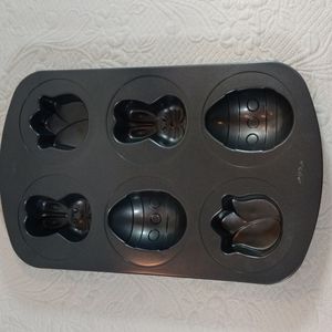 Wilson Easter Cupcake Pan